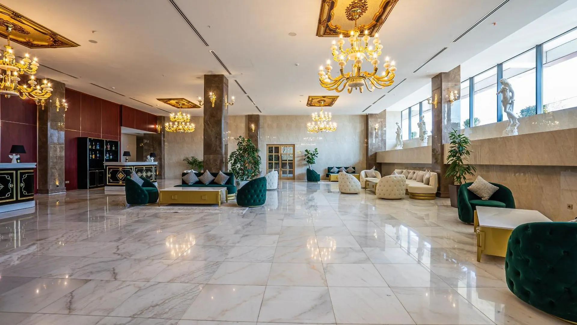 Panorama Lisi Grand Hotel تبليسي