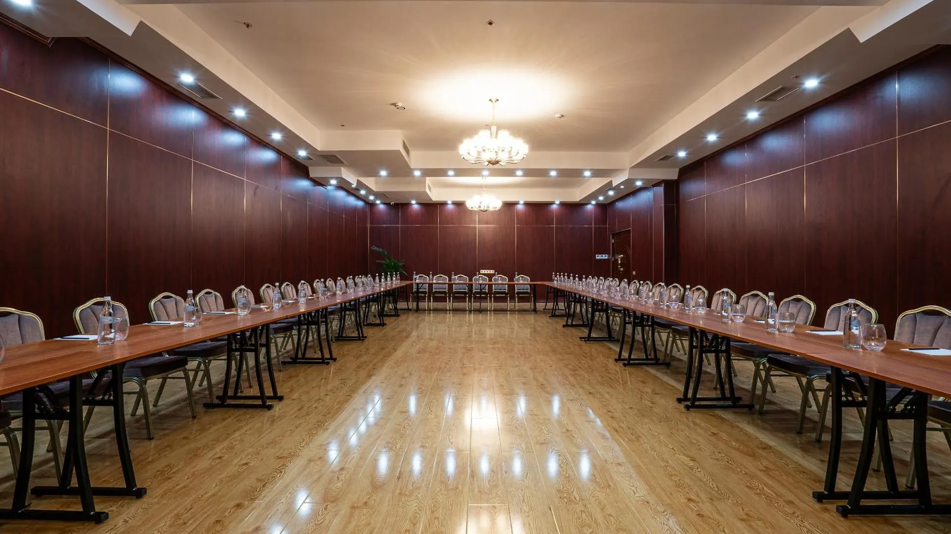 Panorama Lisi Grand Hotel تبليسي 5*,