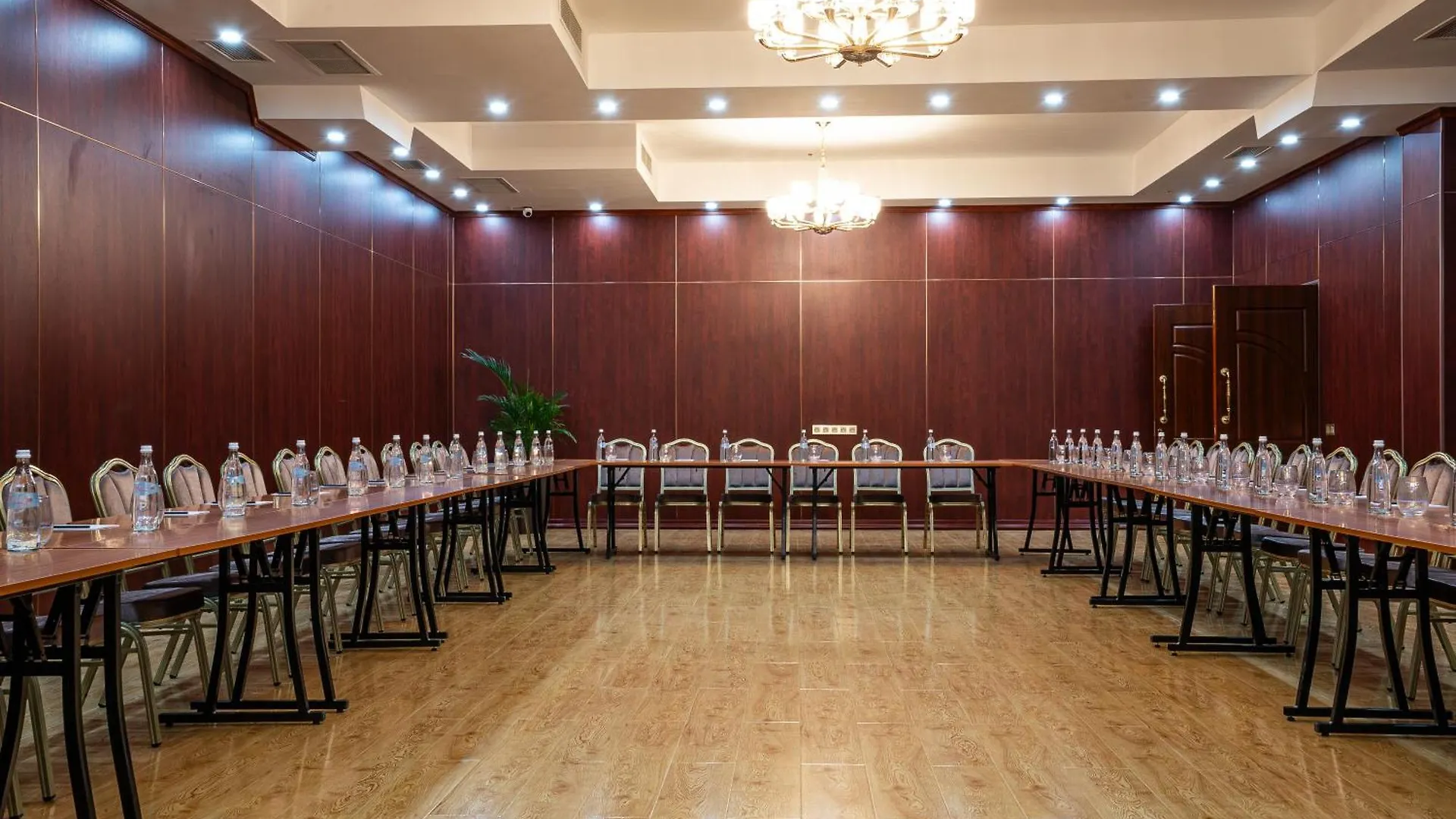 Panorama Lisi Grand Hotel تبليسي جورجيا