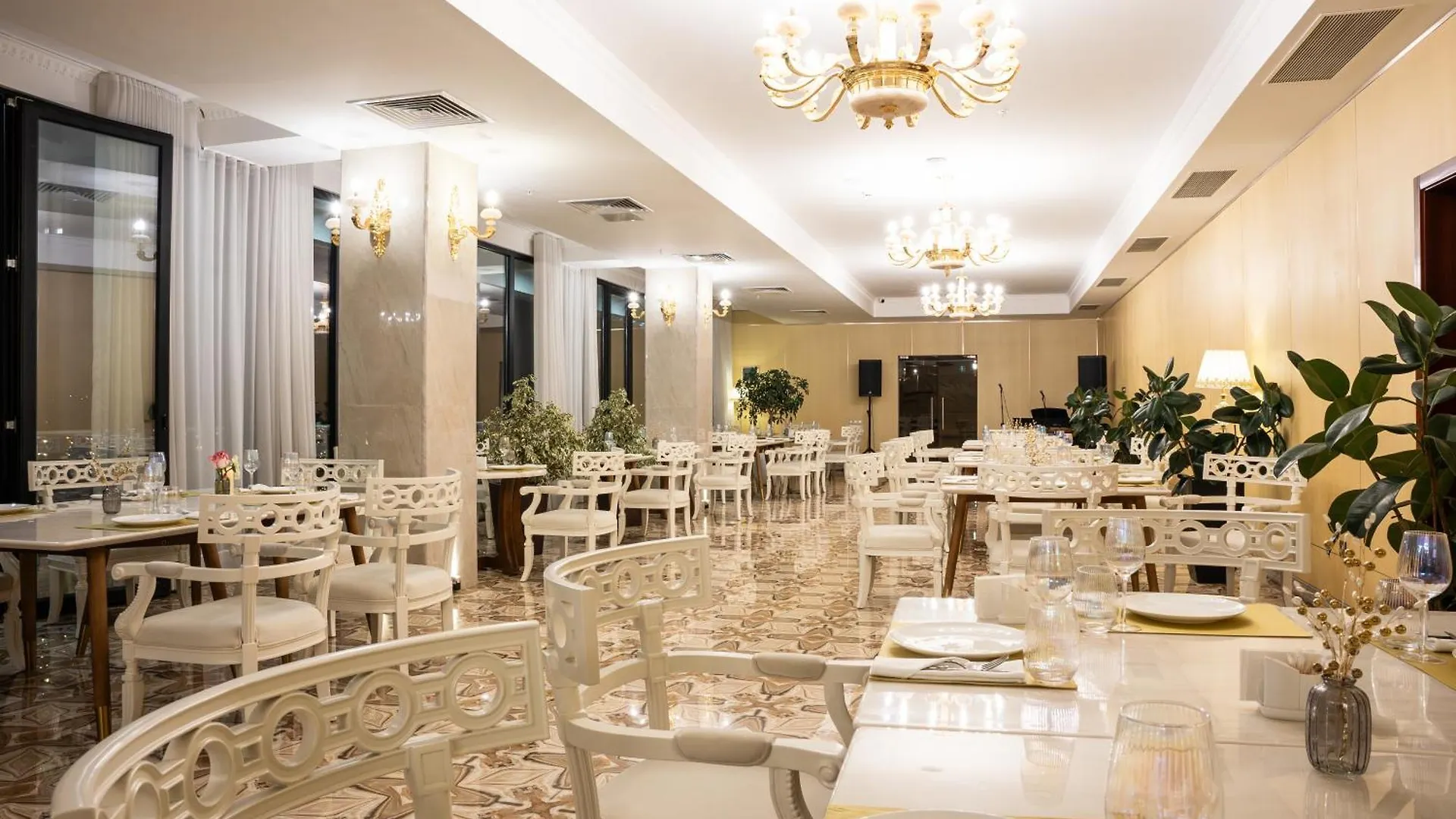 Panorama Lisi Grand Hotel تبليسي