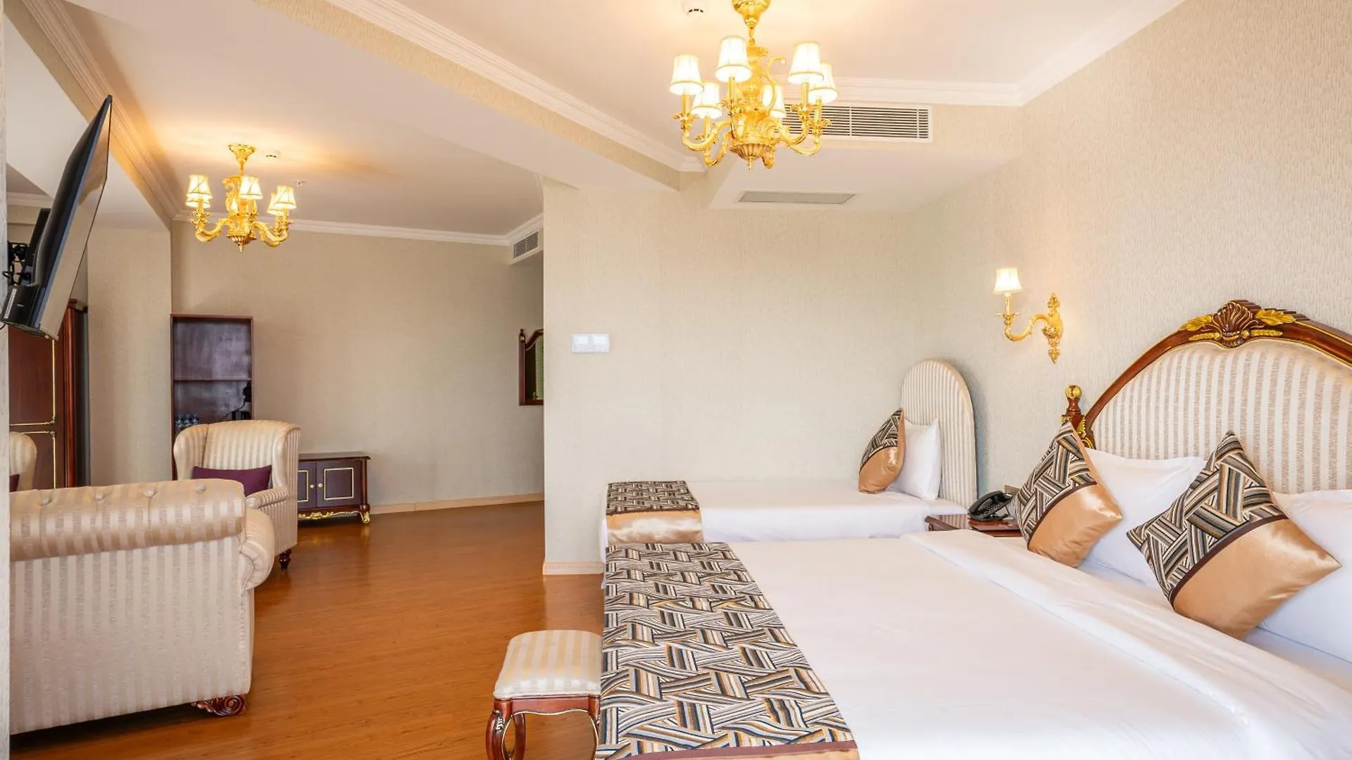 Panorama Lisi Grand Hotel تبليسي 5*,
