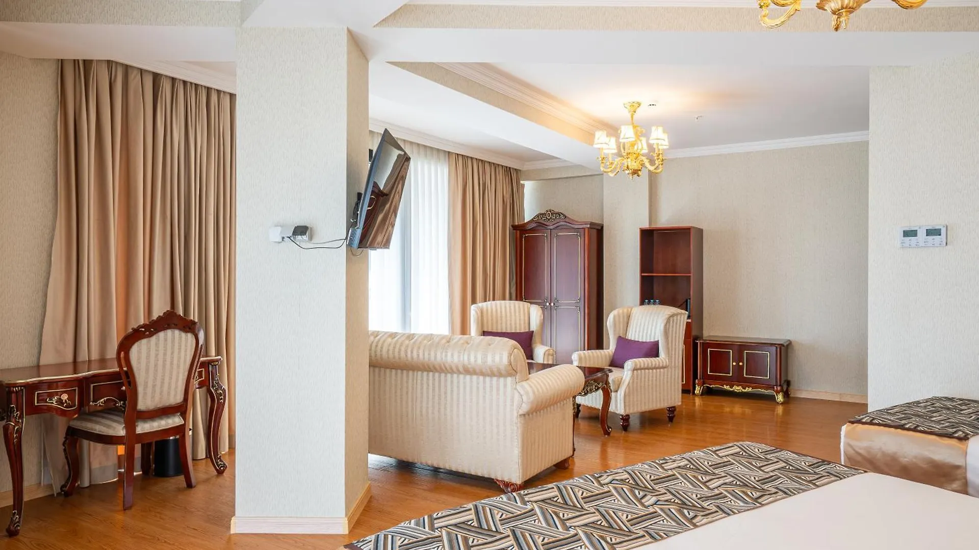 Panorama Lisi Grand Hotel تبليسي 5*,  جورجيا