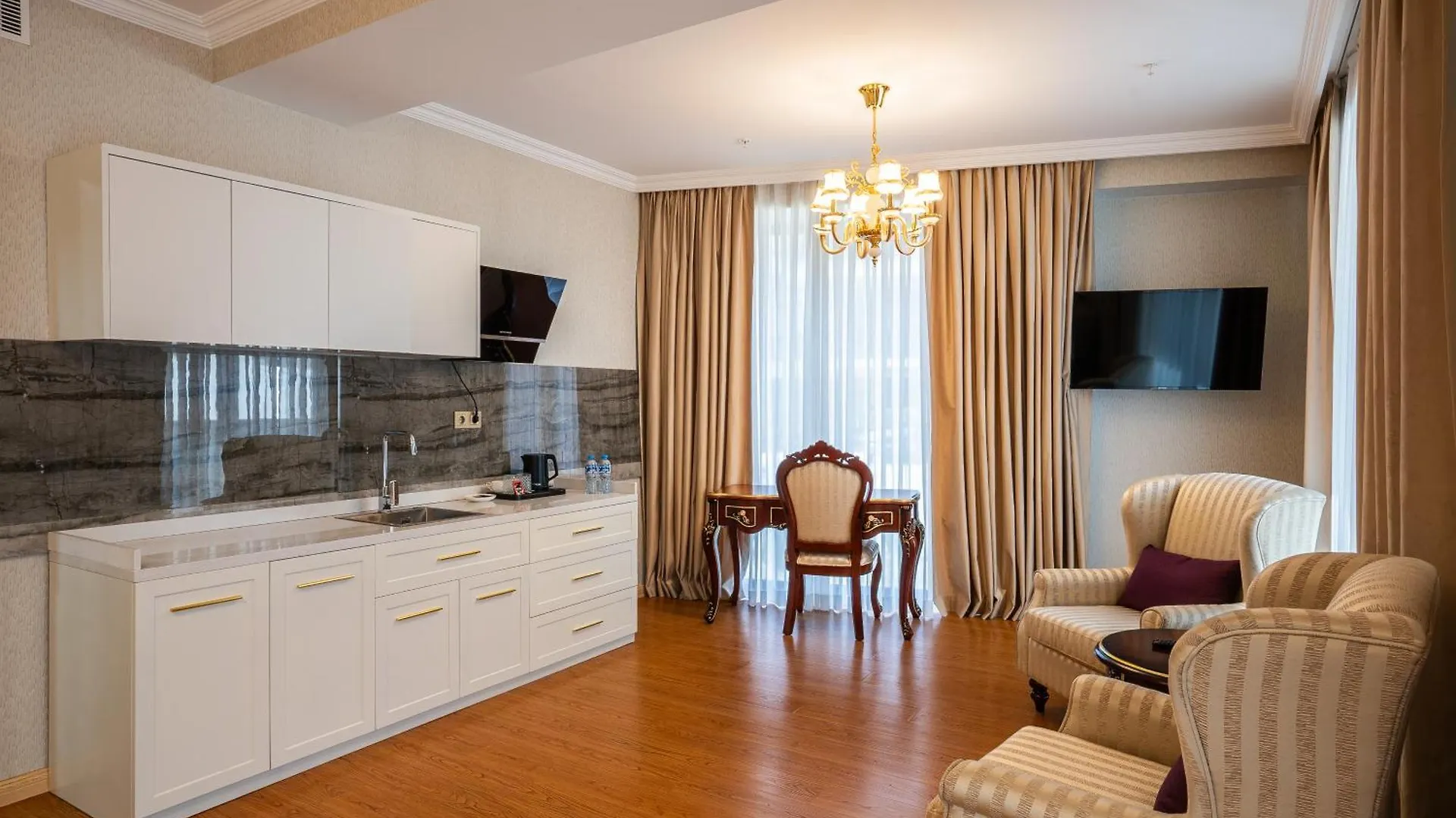 *****  Panorama Lisi Grand Hotel تبليسي جورجيا