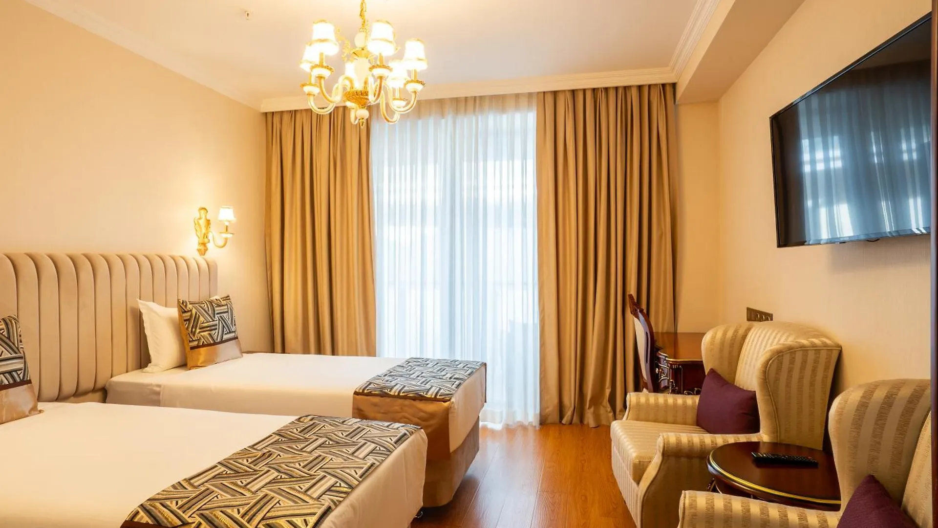 Panorama Lisi Grand Hotel تبليسي